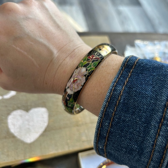 HUGE 1970 Cloisonné Floral Enamel Bangle Bracelet - Picture 11 of 11